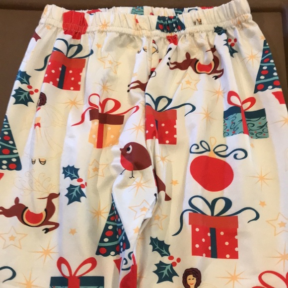 3 piece Christmas outfit.  Red top, Santa & Christmas tree leggings & scarf - Picture 7 of 12